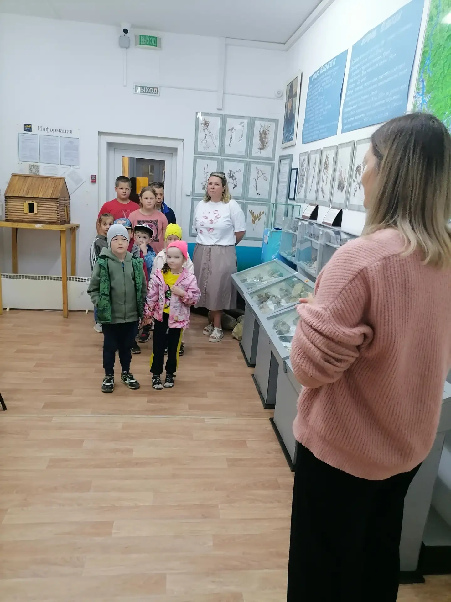 Воспитанники группы "Нерпята" посетили сегодня Краеведческий музей имени Н. М. Ревякина...