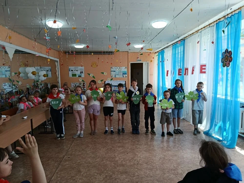 Пришкольный лагерь🌈 "Территория Детства" 🌈

🌲 После соревнований мы решили заглянуть в лес, и в э