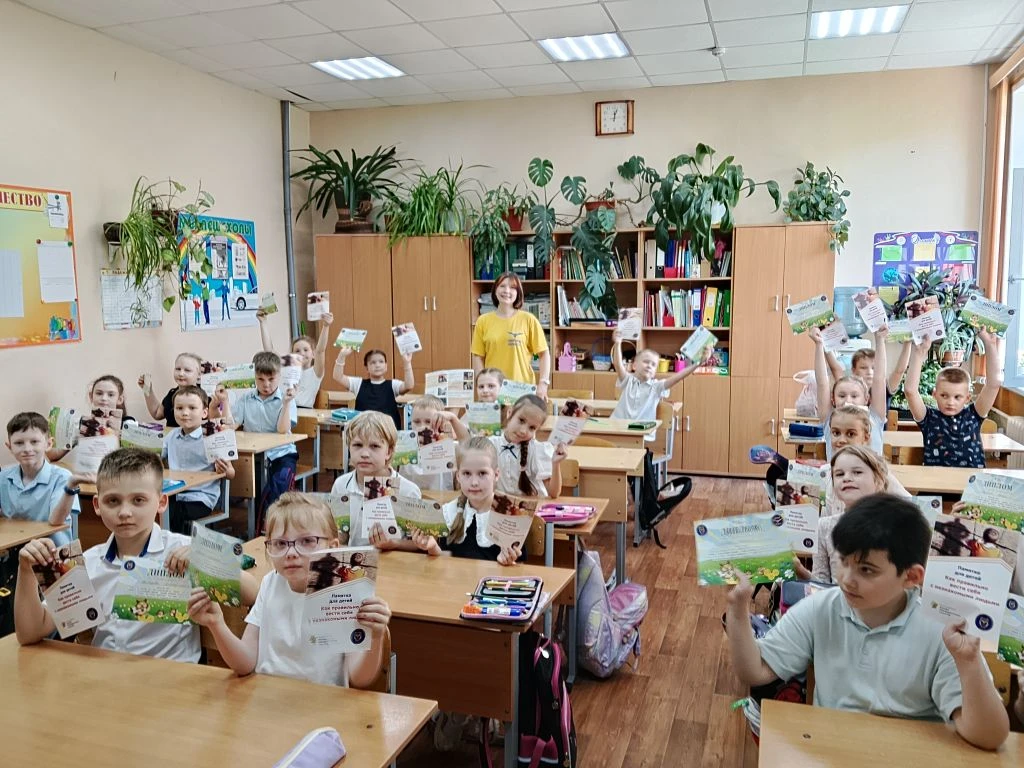 К учащимся 1 и 3 класса приходил волонтер поисково-спасательного общества "Сова"