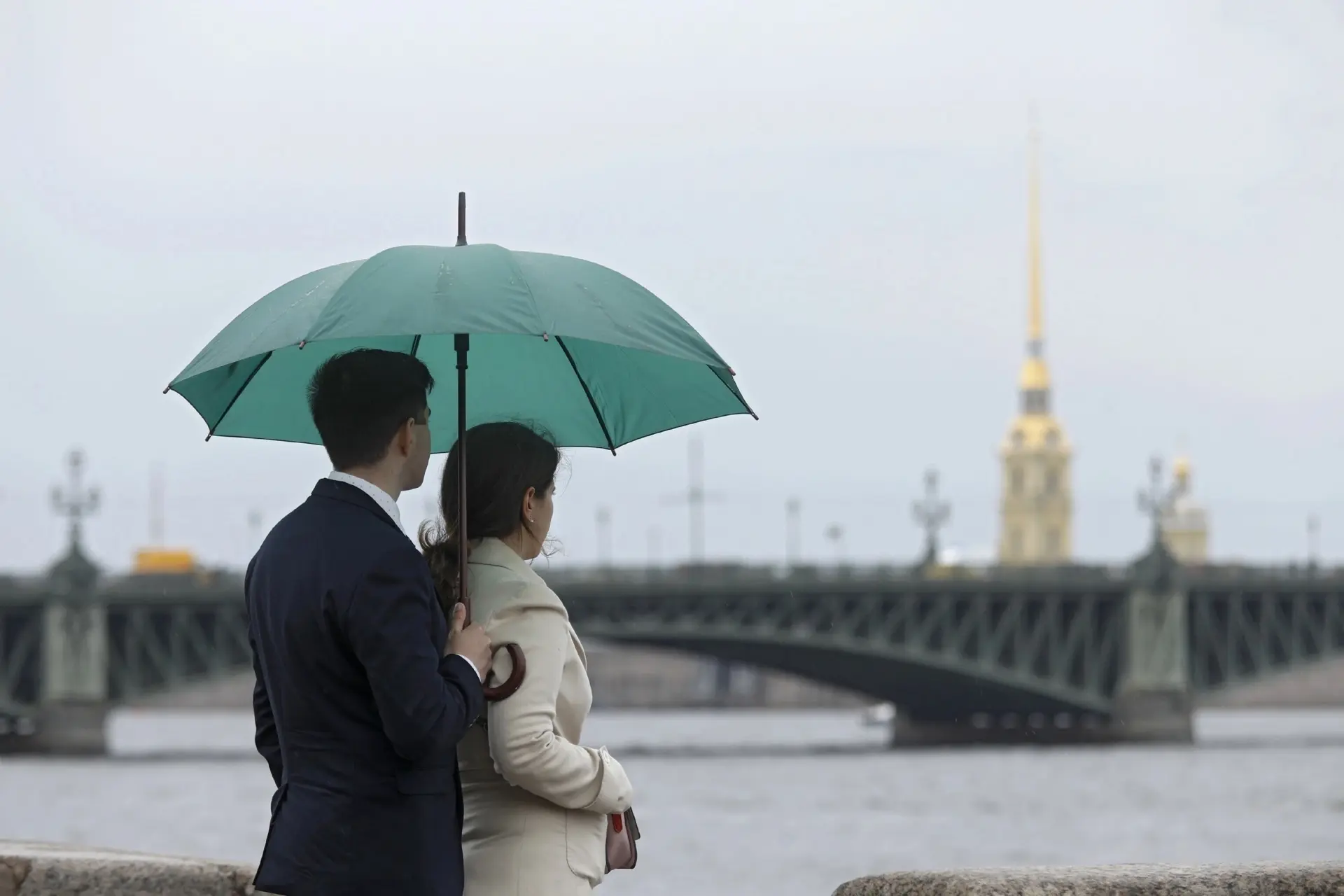 ☔️Жару в Петербурге сменят ливни и грозы уже вечером

По прогнозу главного синоптика Петербурга Алек