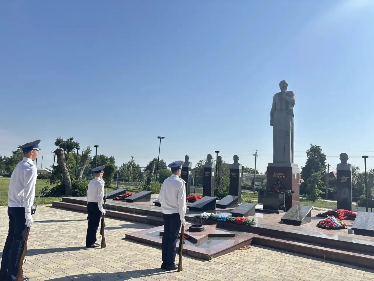 9:00 Первая смена в этом учебном году уже на Посту №1🫡