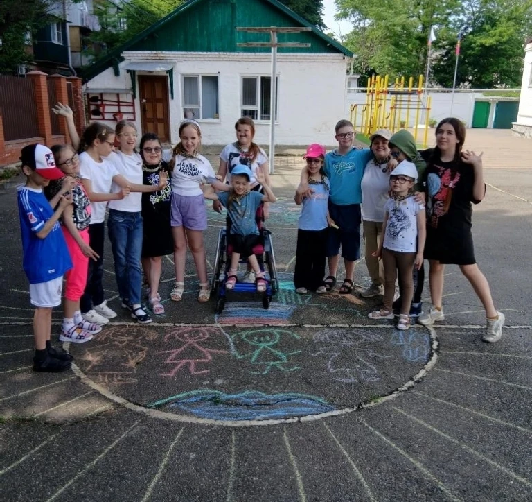 ☀Наше лето

В рамках тематического мероприятия «Многоликая Россия» и празднования Года единства наро