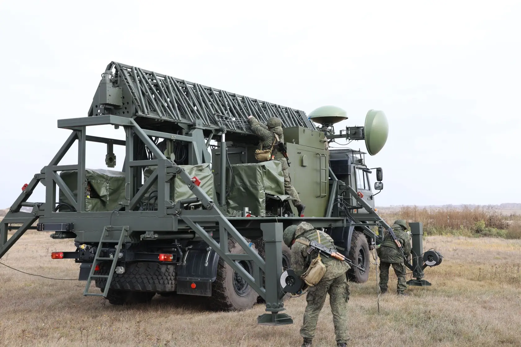 Специалисты Центрального военного округа, дислоцированного в Новосибирской области, в ходе занятия о
