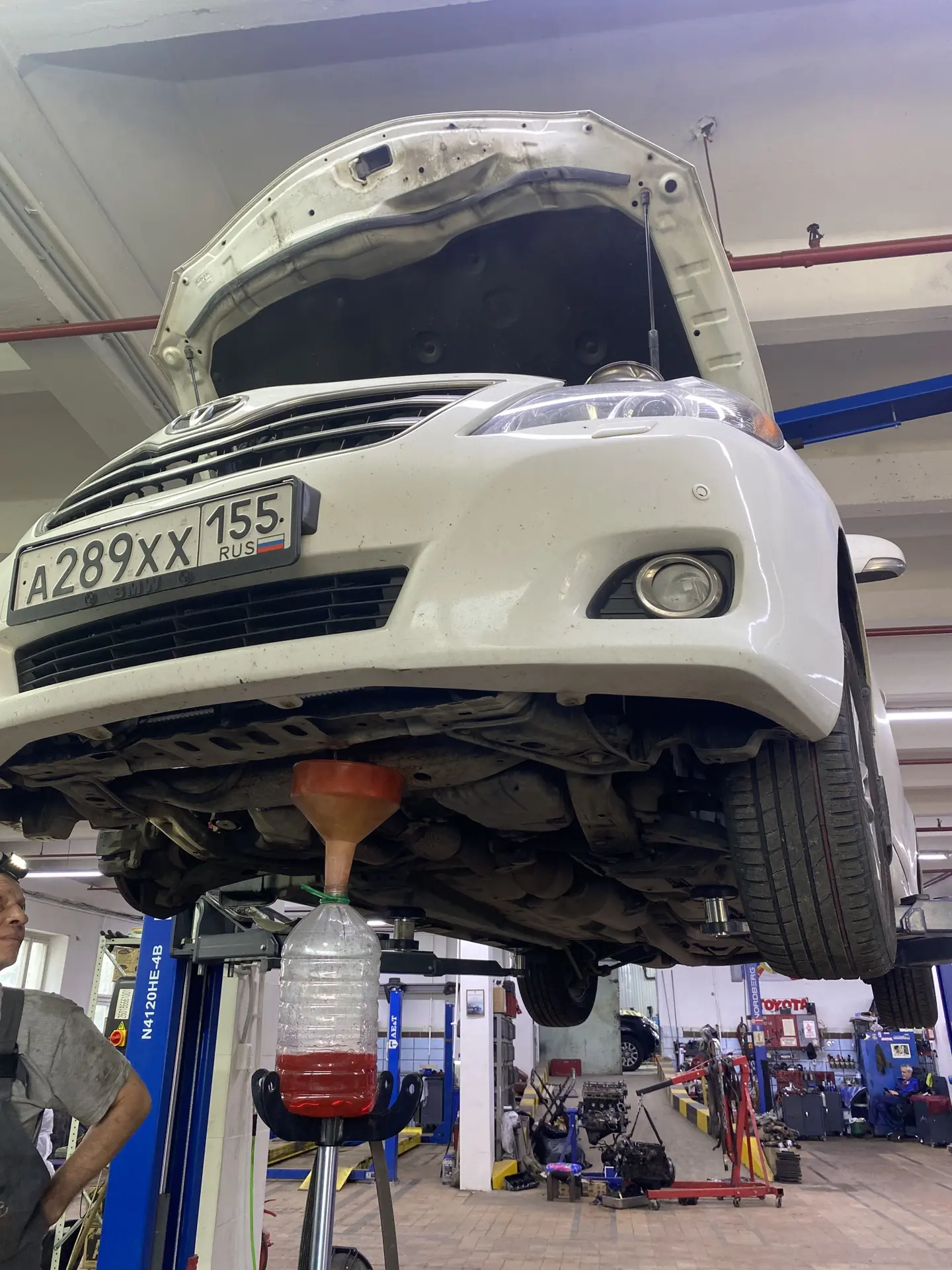 По традиции, раз в 2-3 месяца, я пытаюсь сломать свою Camry.
В этот раз она разоряет меня на замену 