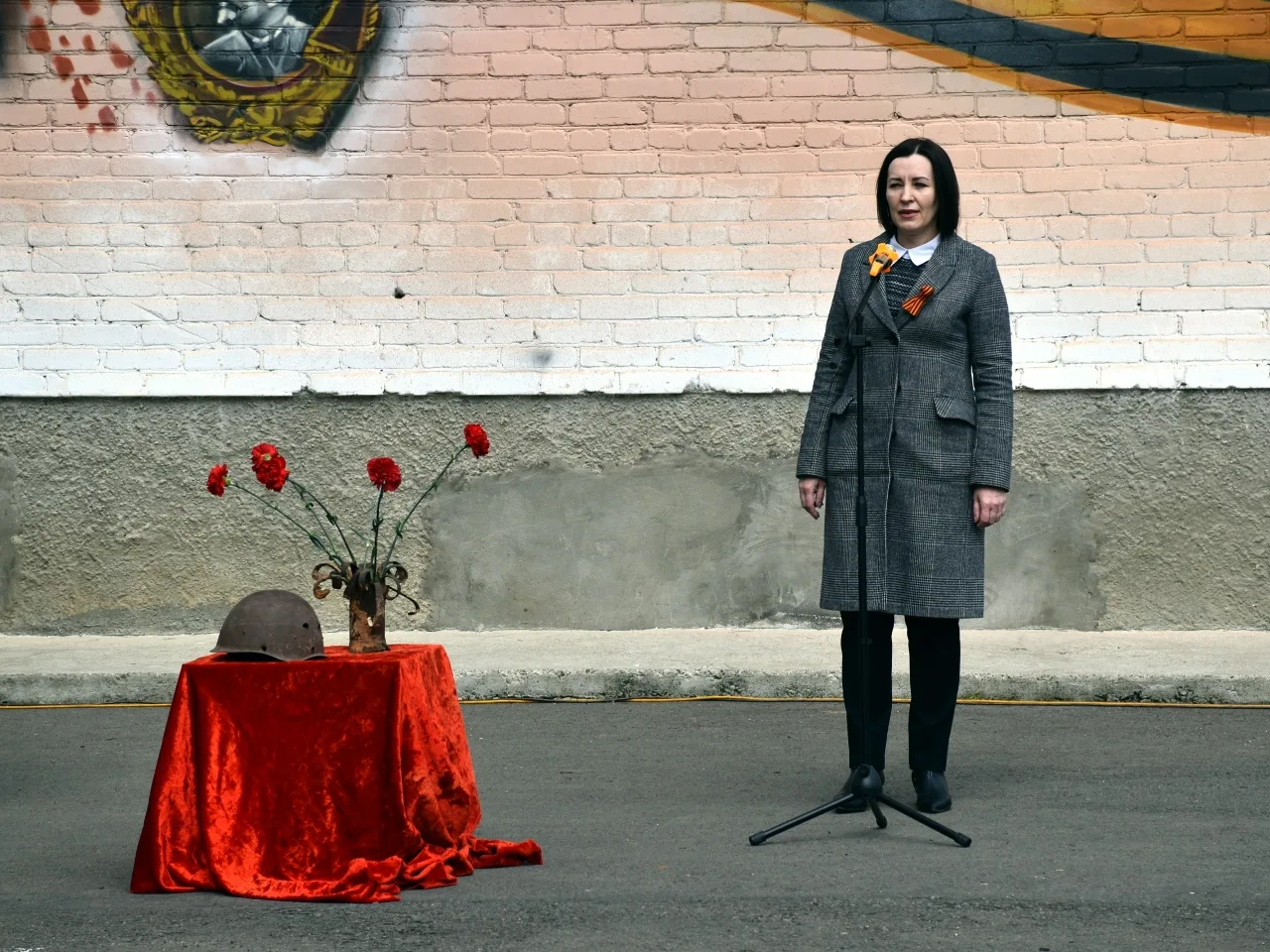 Герой на стене, память в сердце!  Сегодня в школе №4 состоялось торжественное открытие мурала с изоб