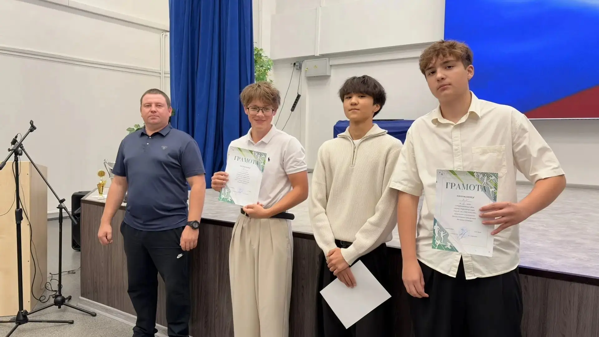 🎓 Традиционная линейка для 9‑х классов! 🎓