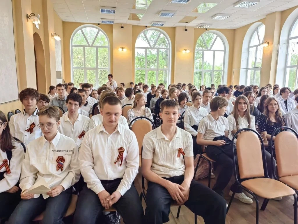 В нашей школе состоялся очень трогательный и значимый митинг «И всё о той весне...», посвящённый пам