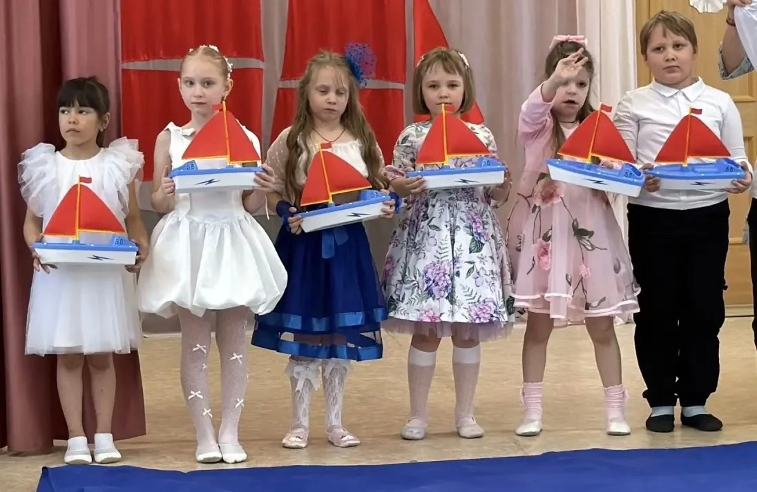 Сегодня в нашем детском саду  в группах «Капельки» и «Колокольчики» прошёл трогательный...