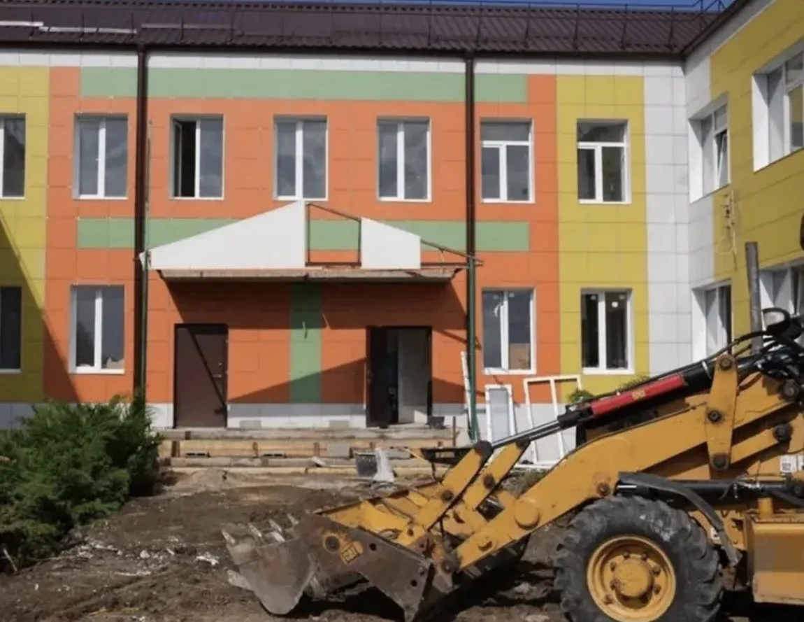 Представители партии проверили ход ремонтых работ на объектах образования и проверили места отдыха д