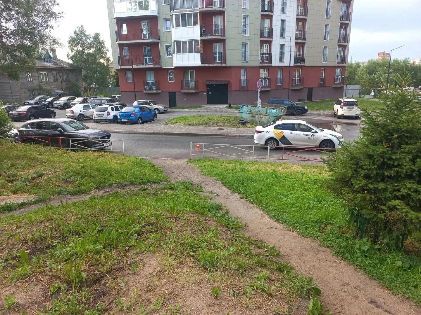 🚨 В Архангельске автомобиль сбил девочку-пешехода