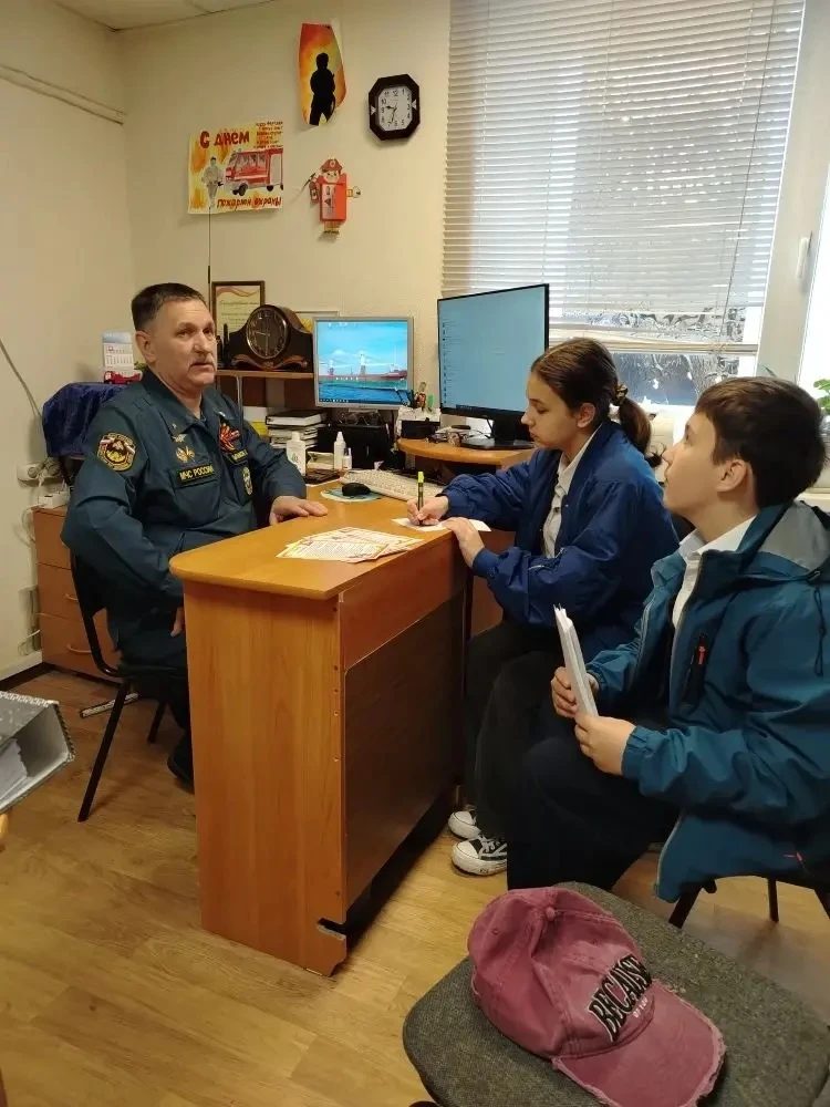 🚨 Безопасность превыше всего! 🚨  Сегодня в 5-м классе прошел необычный и очень важный урок по против