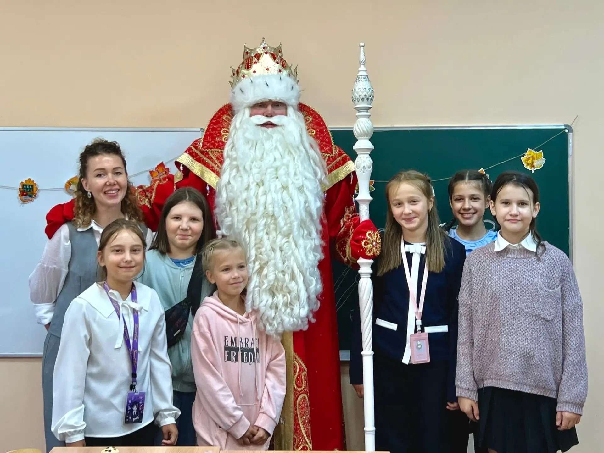 🎓 Всероссийский Дед Мороз поздравил учеников Детской школы искусств в Красавино с нача...