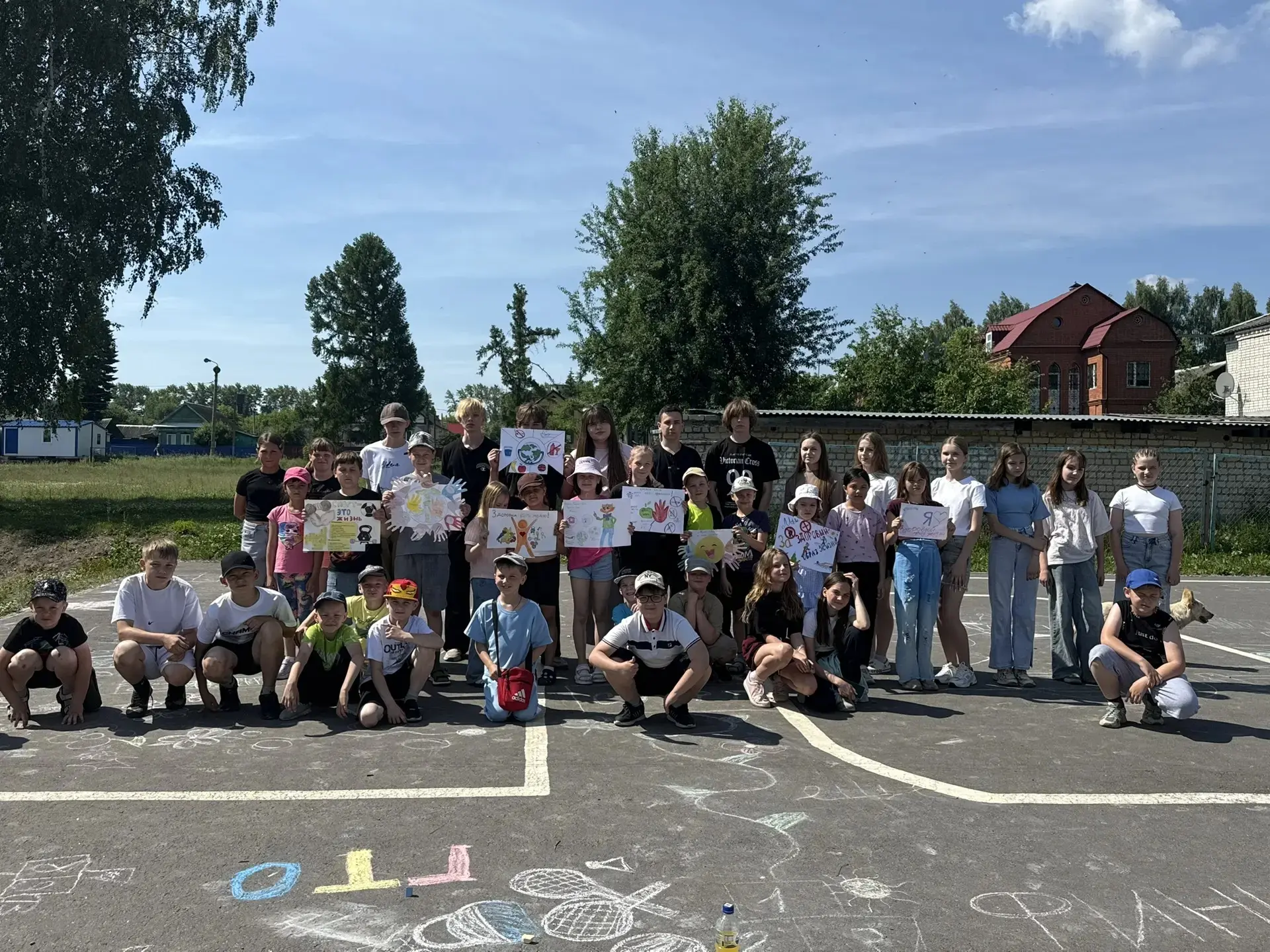 😊 Сегодня в нашем пришкольном лагере отряды приняли участие в весёлой эстафете "Когда мы едины, мы 