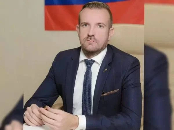 ⚡️В Батайске назначен новый начальник Управления образования — Сергей Игнатенко

Ему 39 лет, и он им