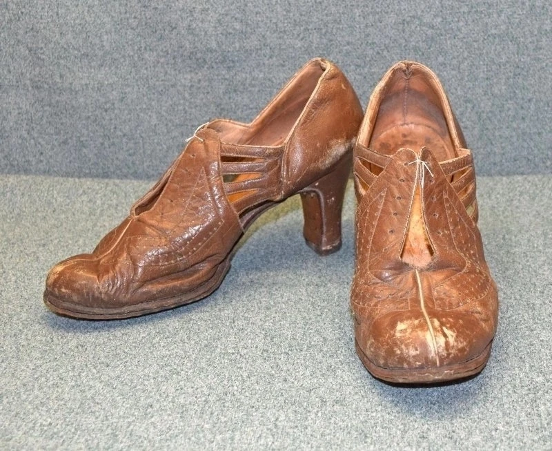 👠Предмет из фондов музея: женские модельные туфли

📜В коллекции Сухоложского историко-краеведческо