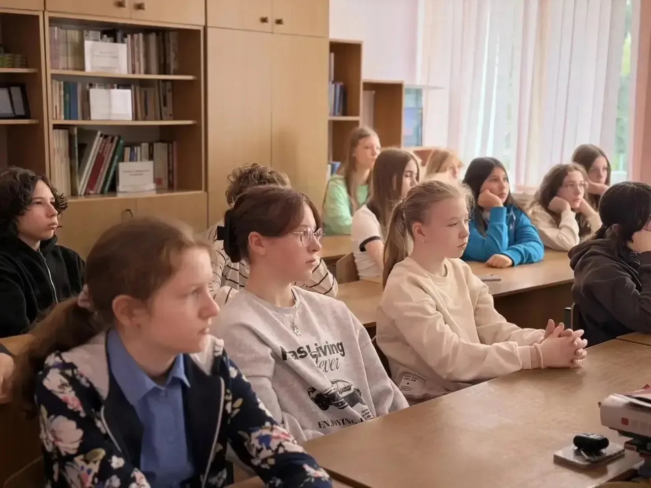 «Россия — священная наша держава, Россия — любимая наша страна. Могучая воля, великая слава — Твоё д