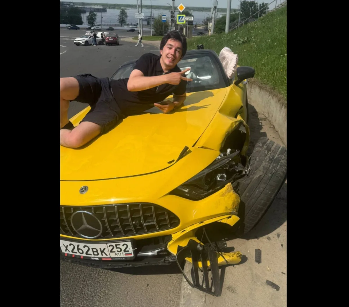 🚗 В Нижнем Новгороде 22-летний наследник основателя группы «Луидор» Сергей Корнилов в состоянии алко