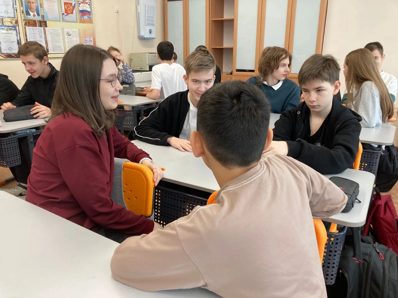 🏫 Школа - наше рабочее место: как создать комфорт для души и тела  👨‍👩‍👧‍👦В 2026 году Всемирный день