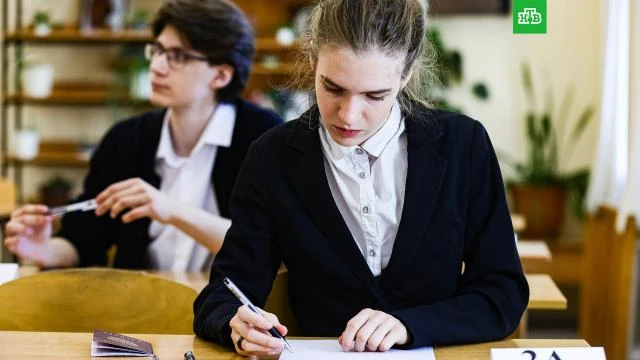 Школьники на экзамене по русскому языку чаще всего допускали ошибки в слове «преддверие».

В комисси