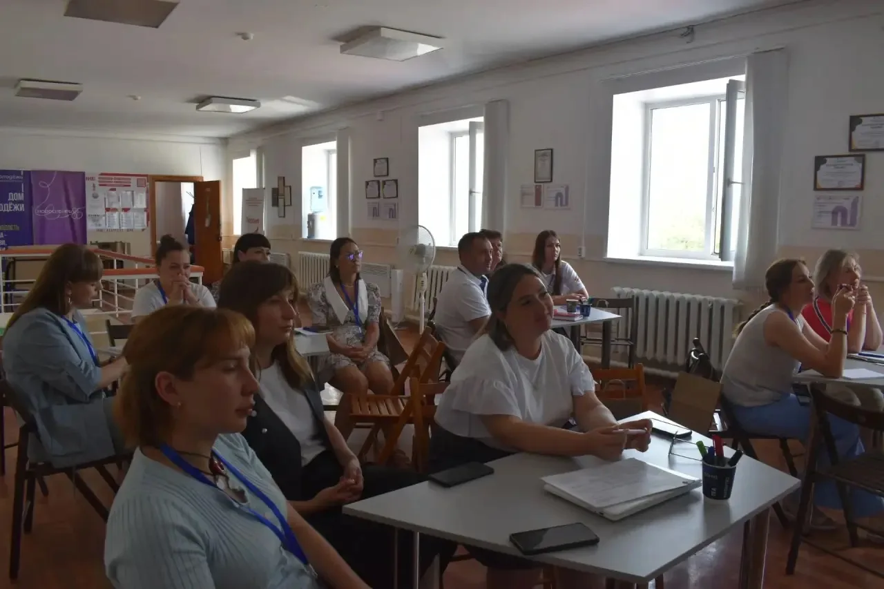 В Доме молодежи Куйбышевского района 18 июня состоялась встреча начальников и специалистов по работе