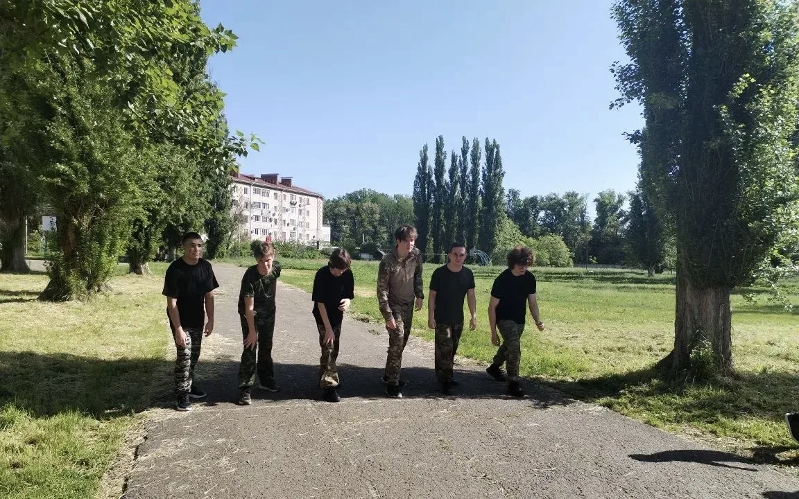 🇷🇺 Торжественное открытие военных учебных сборов в 34-й школе! 🪖  Вчера в СОШ №34 для учеников 10-х 
