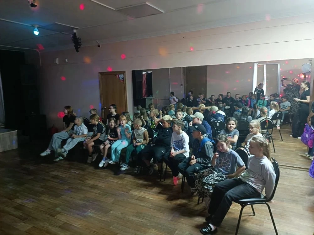 Кто скрывается за маской? 👀🎭

В нашем пришкольном лагере сегодня было не протолкнуться от смеха и 