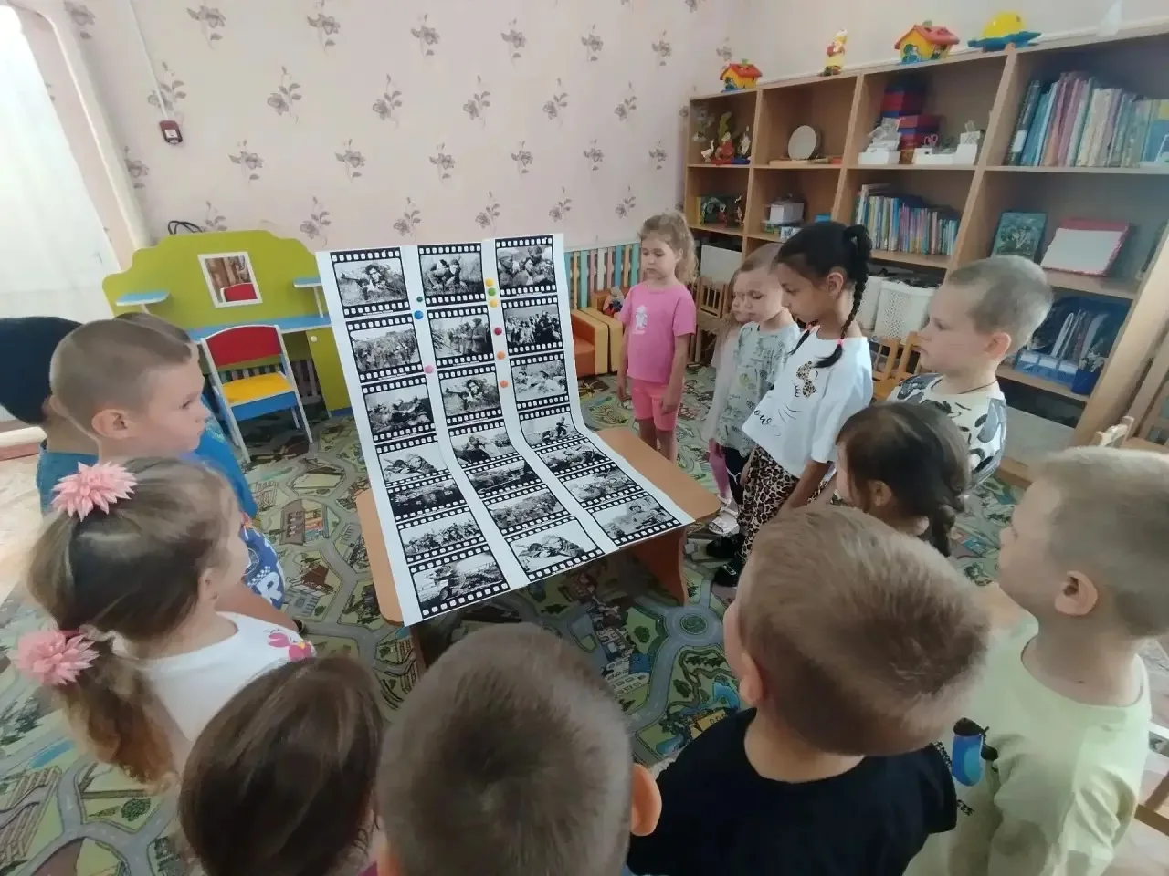 Сегодня в разновозрастной группе  «Почемучки» прошло тематическое мероприятие, посвящён...