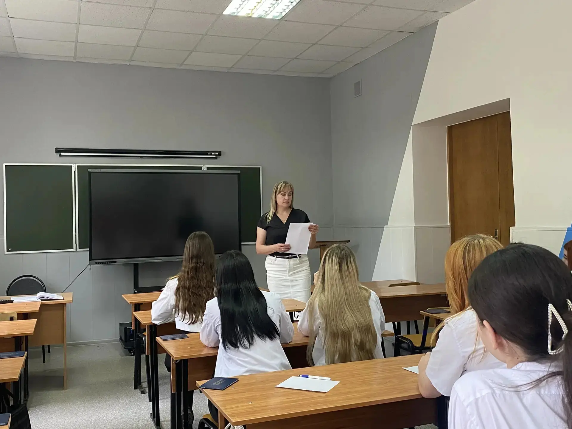 🌟Жаркая пора у первокурсников - экзамены, экзамены!

Важный этап в студенческой жизни — экзаменацио