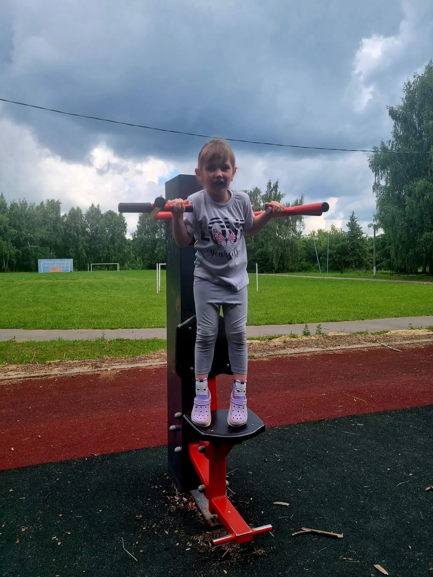В здоровом теле — здоровый дух! 💪
Держим форму: зарядка, игры, прогулки — и море позитива каждый де