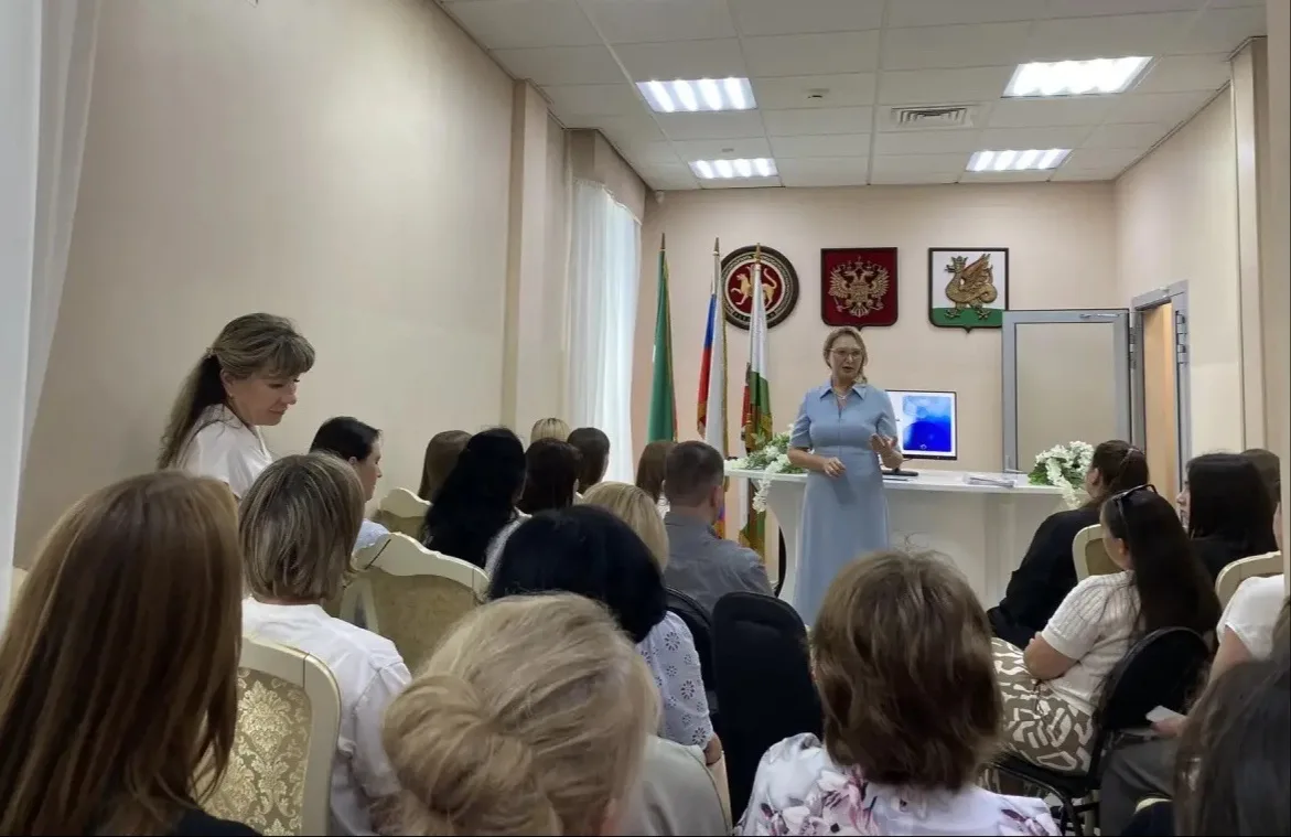 📌 Деловой этикет: учимся быть безупречными в каждой детали.