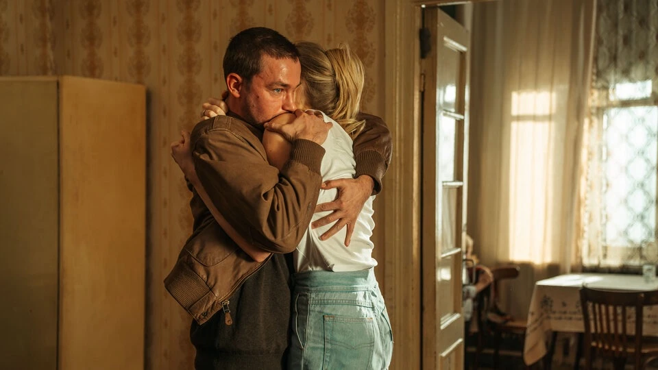 Посмотрели мы на проекторе «Коммерсанта». И сразу скажу: фильм реально хорош, смотреть нужно обязате