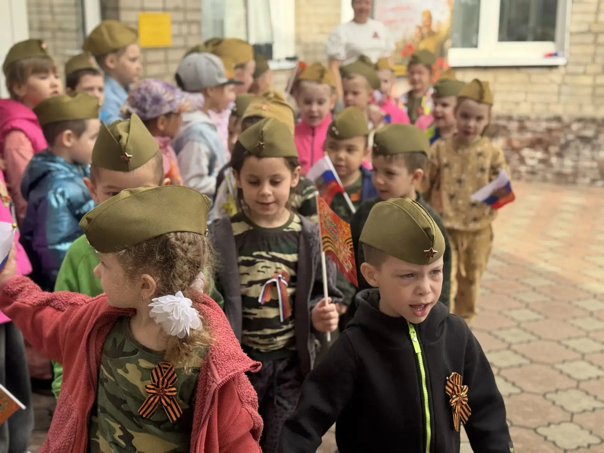 В детском саду «Дениска» состоялась военно-патриотическая игра «Зарница»