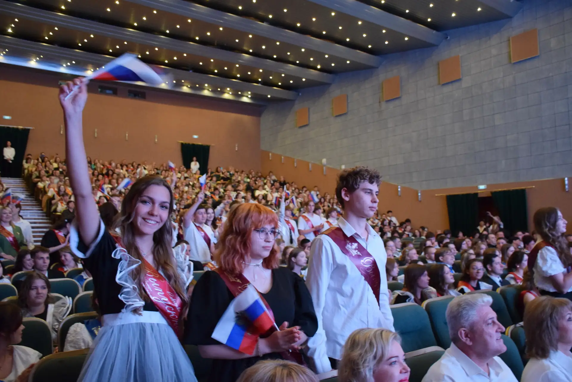 11 лет позади: как это было вчера  На районном празднике последнего звонка тёплые слова благодарност