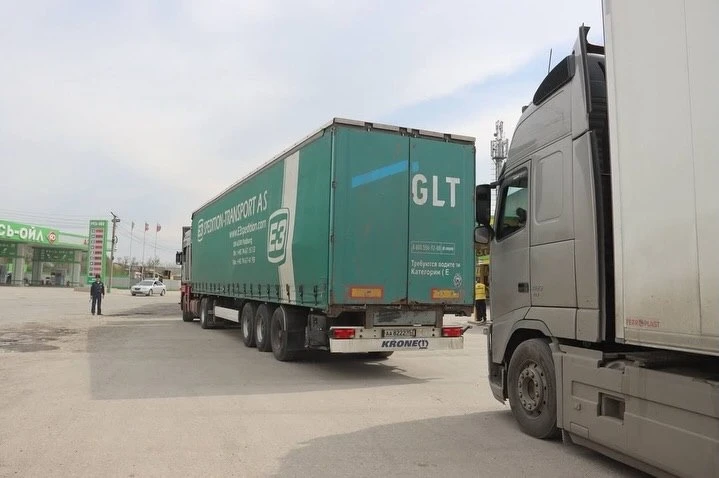 Семь грузовых автомобилей с гуманитарной помощью направлены из Чеченской Республики в Республику Даг