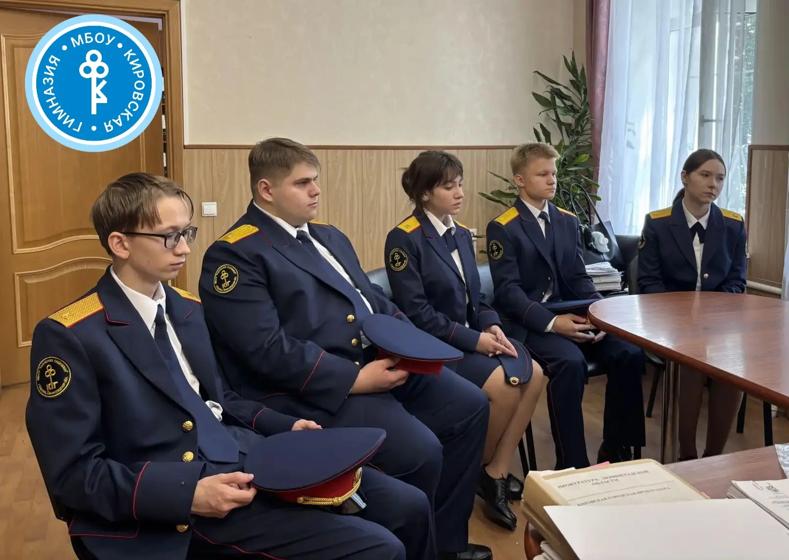 ##ГЕРОИ СРЕДИ НАС: КАДЕТЫ СК ВСТРЕТИЛИСЬ С ЗАЩИТНИКАМИ ОТЕЧЕСТВА