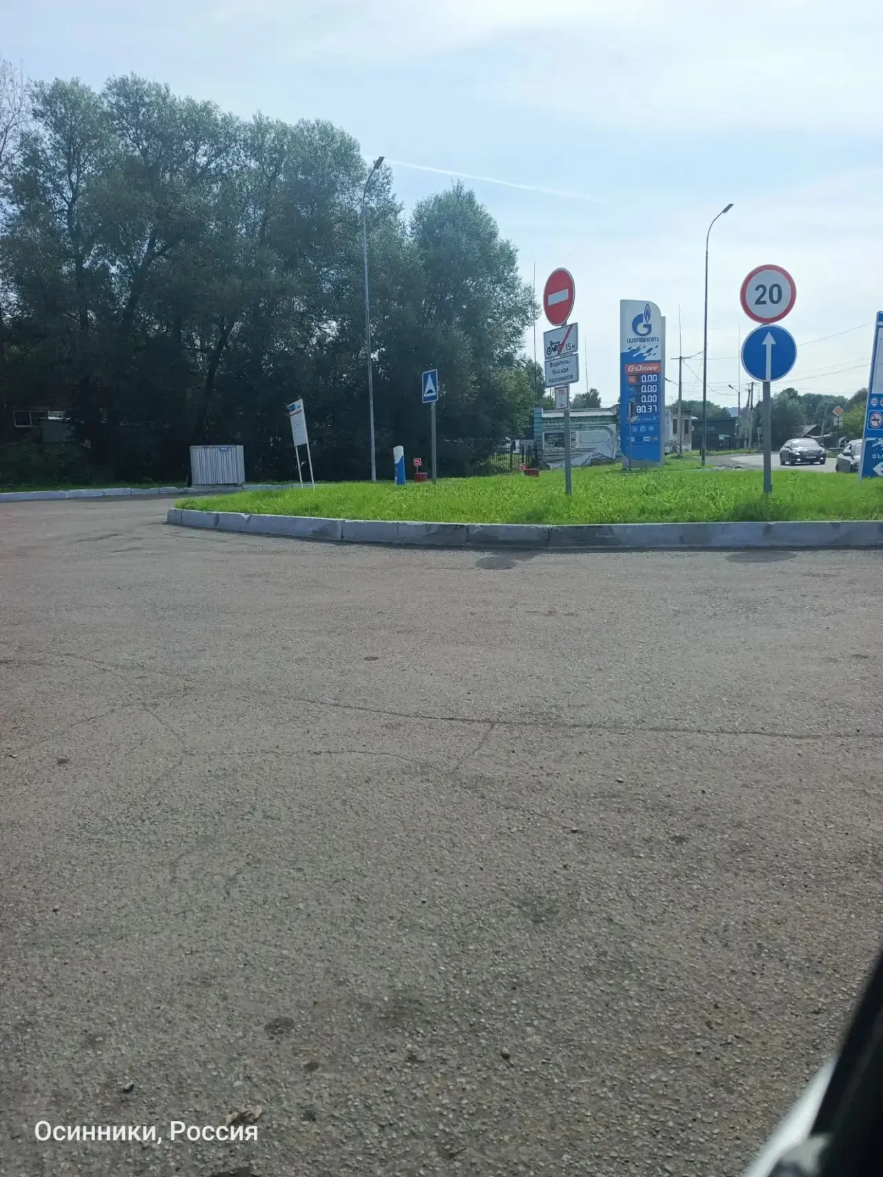 ⛽️ Бензин только на Лукойл, очередь уже приличная. 92,95 в наличии