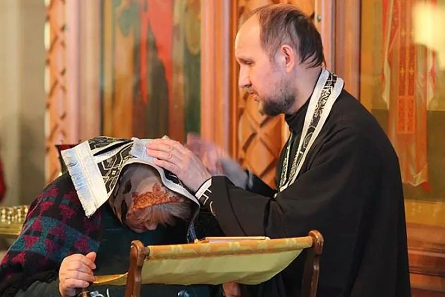 Я исповедовалась в церкви, но меня чувство вины так и не отпускает, терзает. Что мне сделать?

⁉️ ВО