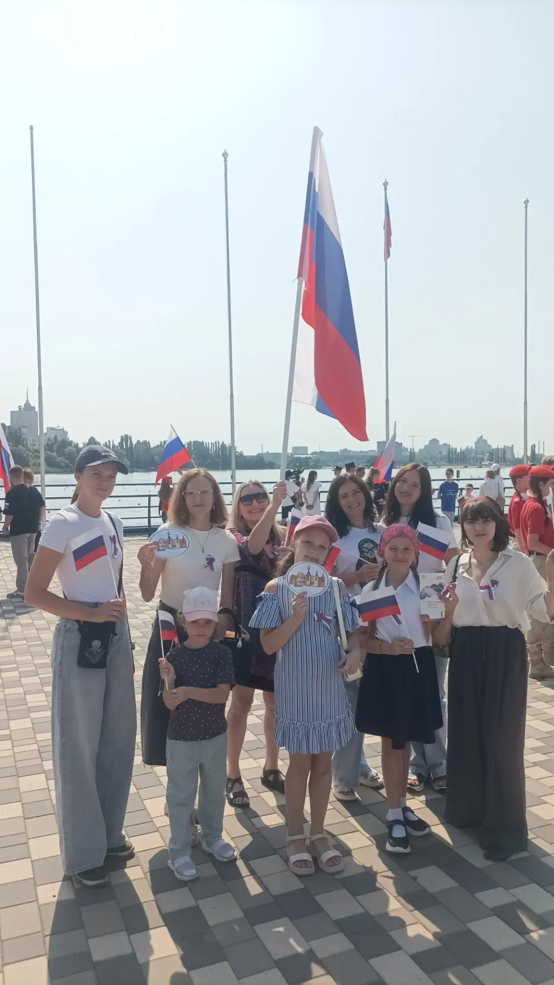 🇷🇺 Под трёхцветным стягом: мы отметили День Государственного флага!