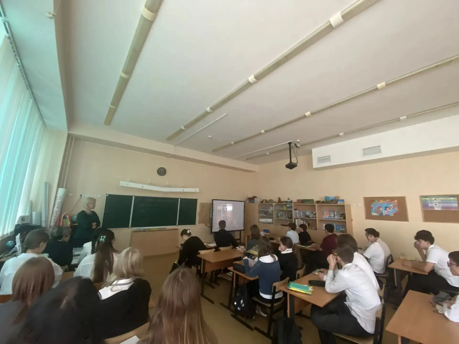 28 сентября на Разговорах о важном состоялся непростой разговор. Мы посмотрели ролик о ...