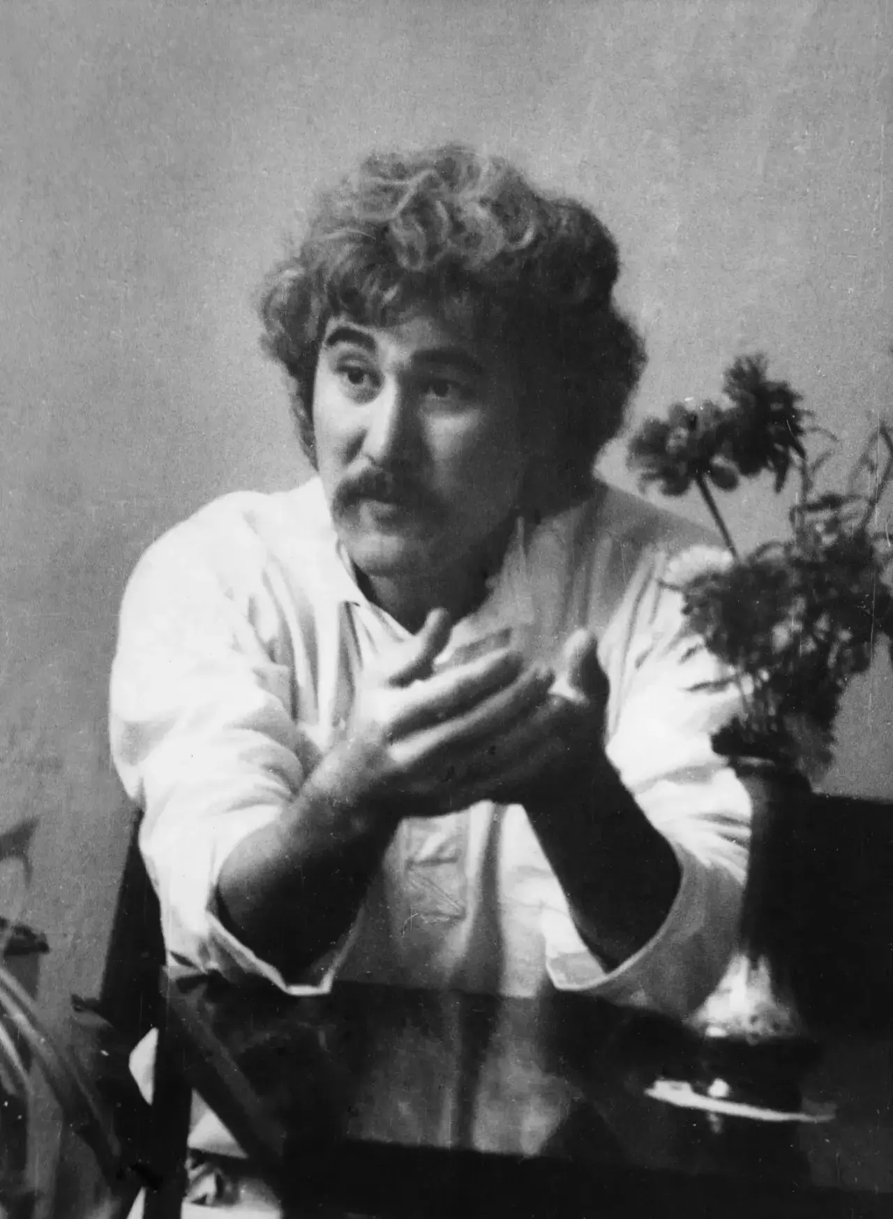 Сраждин Батыров – явление уникальное. Художник, поэт, собиратель фольклора, исследователь, музыкант,