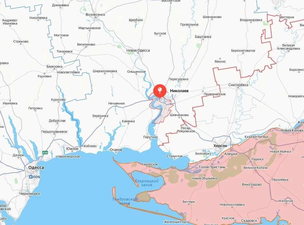 💥На кадрах — мощные удары по морским сухогрузам в порту Николаев. "Герани" отработали ...