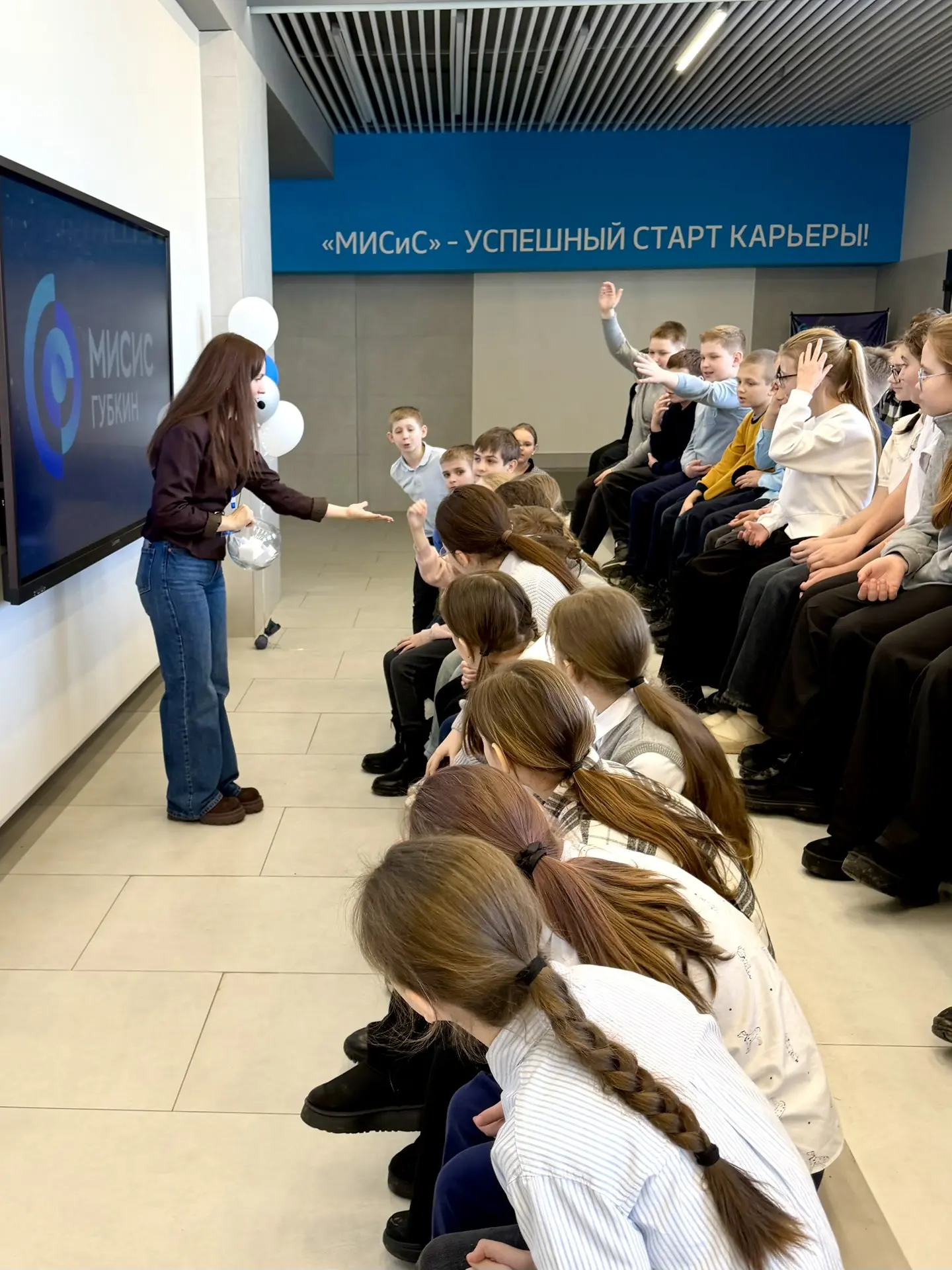 Каждый вторник МАгниториум становится центром притяжения для юных исследователей сокровищ КМА.   Уча