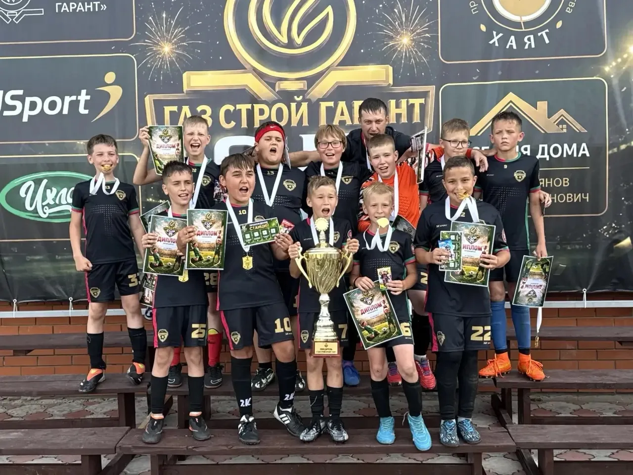 «Кама» и «Кристал» взяли золото и серебро в Арске 🏆

В Арске завершился открытый турнир на Кубок «Г