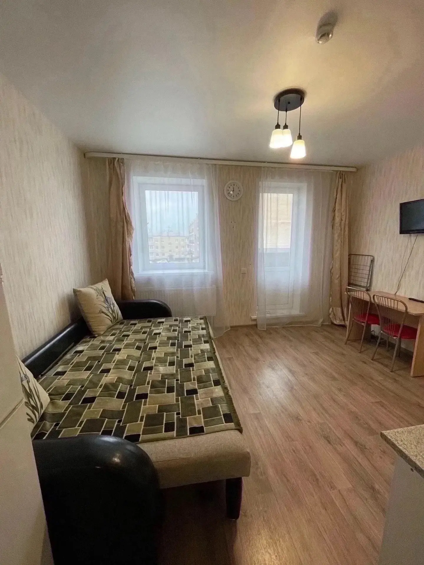 Агатовая,32. Мкр Ива-1