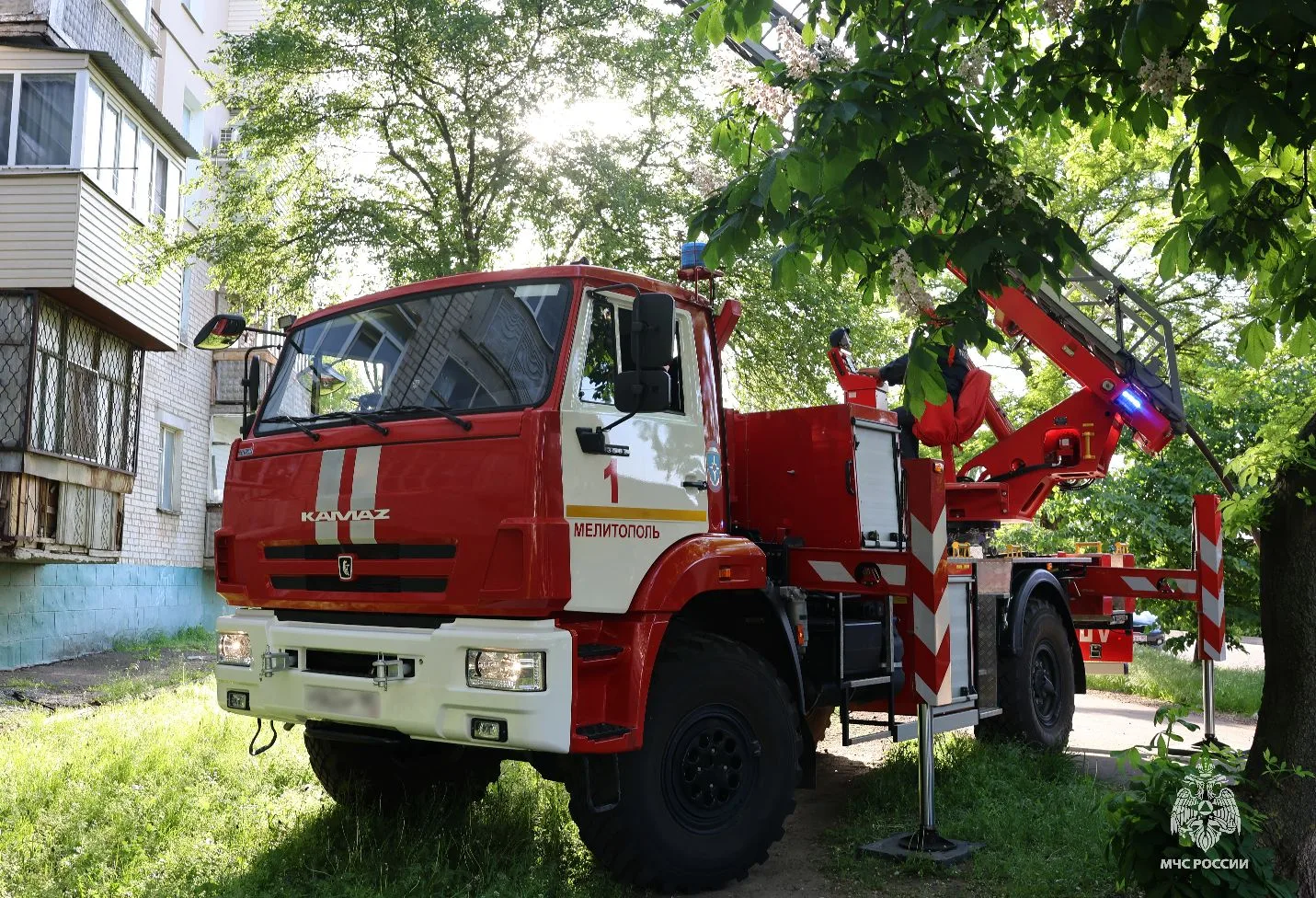 ❗В Мелитополе ликвидировали возгорание на балконе многоэтажного дома  На место оперативно прибыли ог