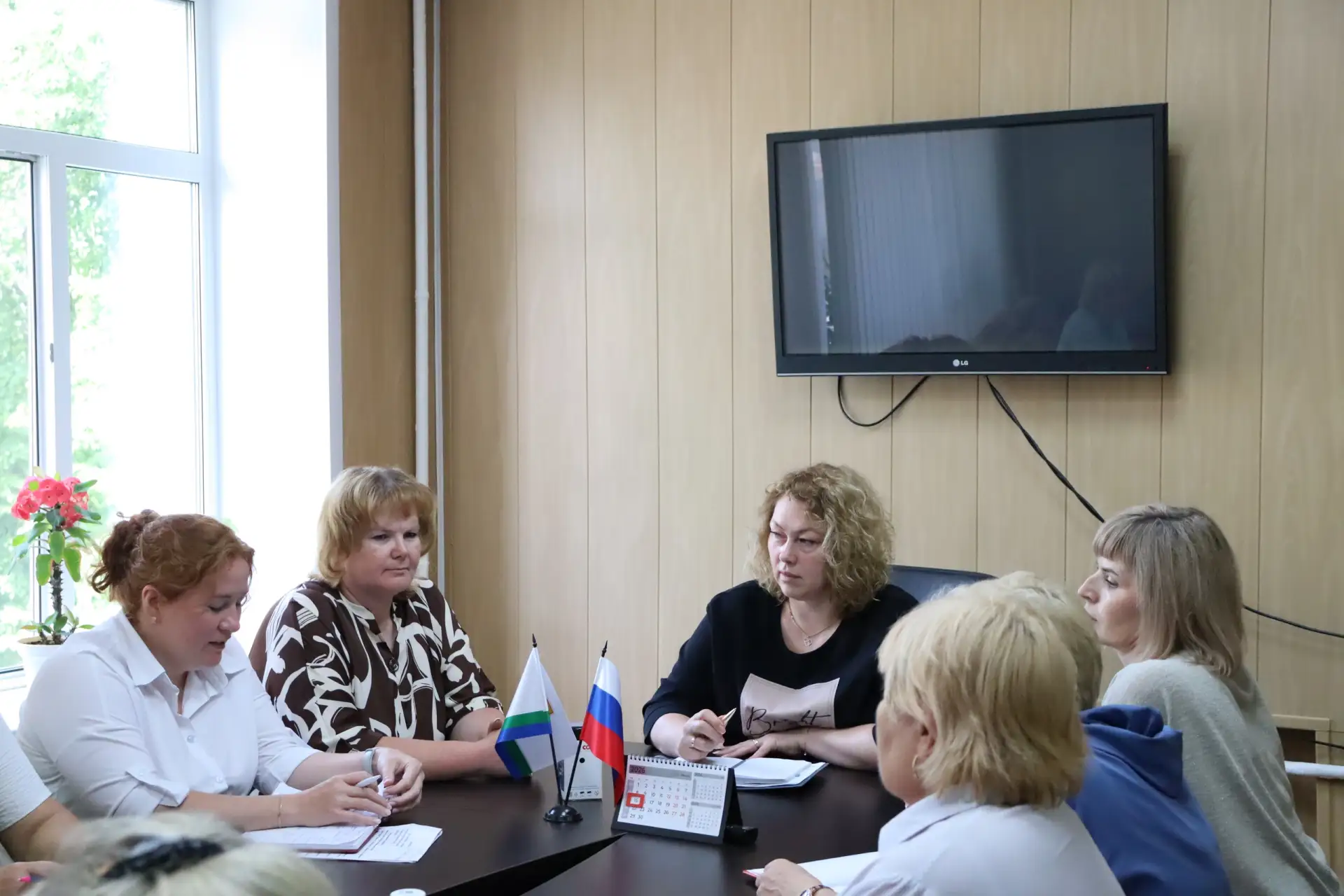 Сегодня состоялось заседание рабочей группы по подготовке к праздничным мероприятиям, к...