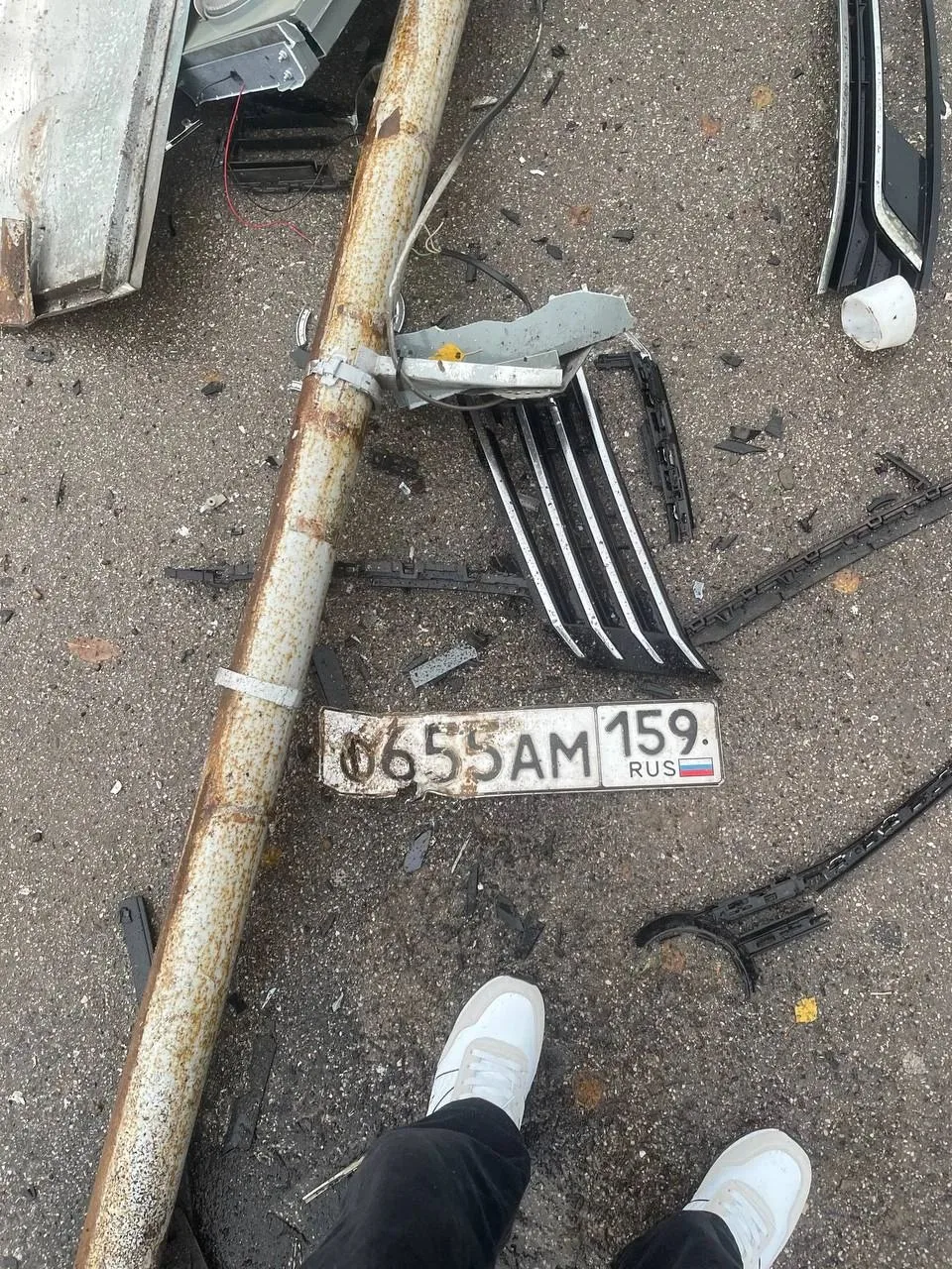 ⚡️Стадион авангард, сбили столб. Водитель вернись, номер забыл!