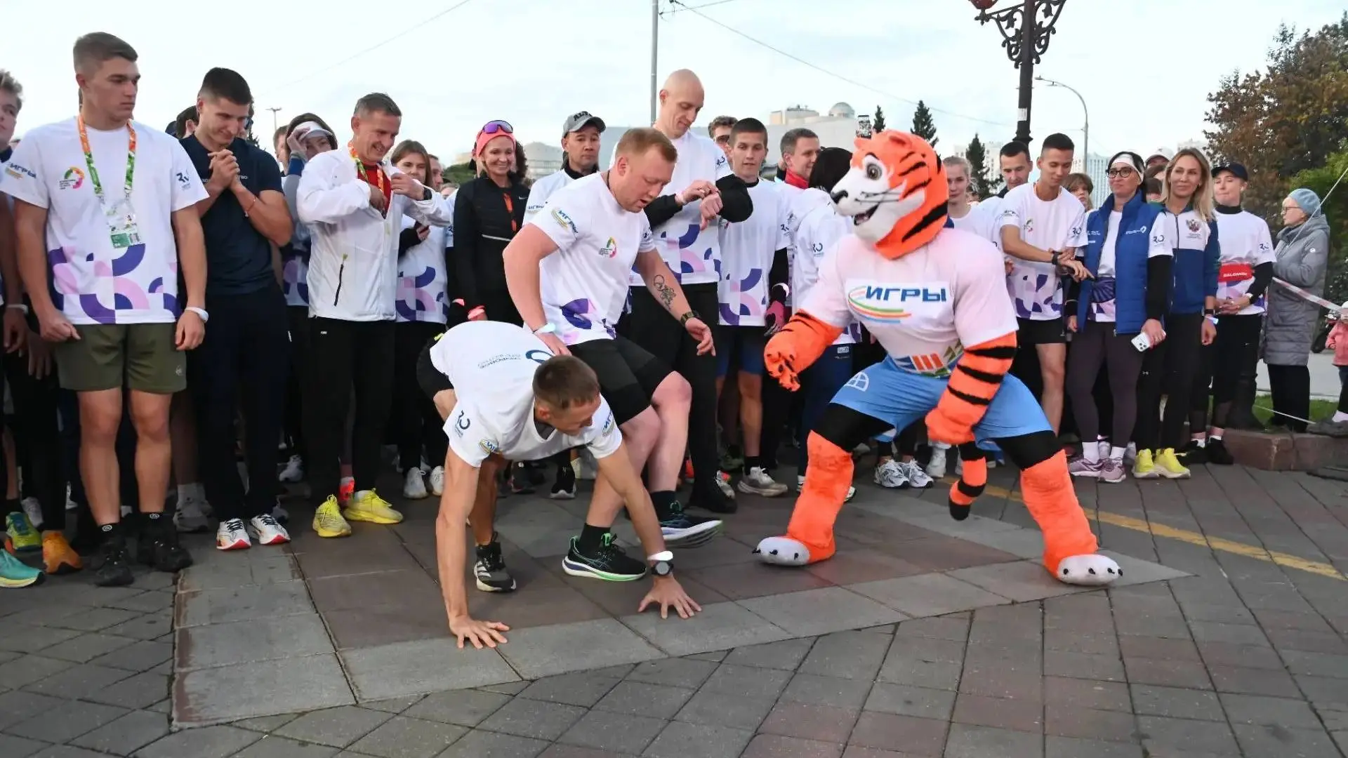 🏆 В центре Екатеринбурга прошёл масштабный международный забег