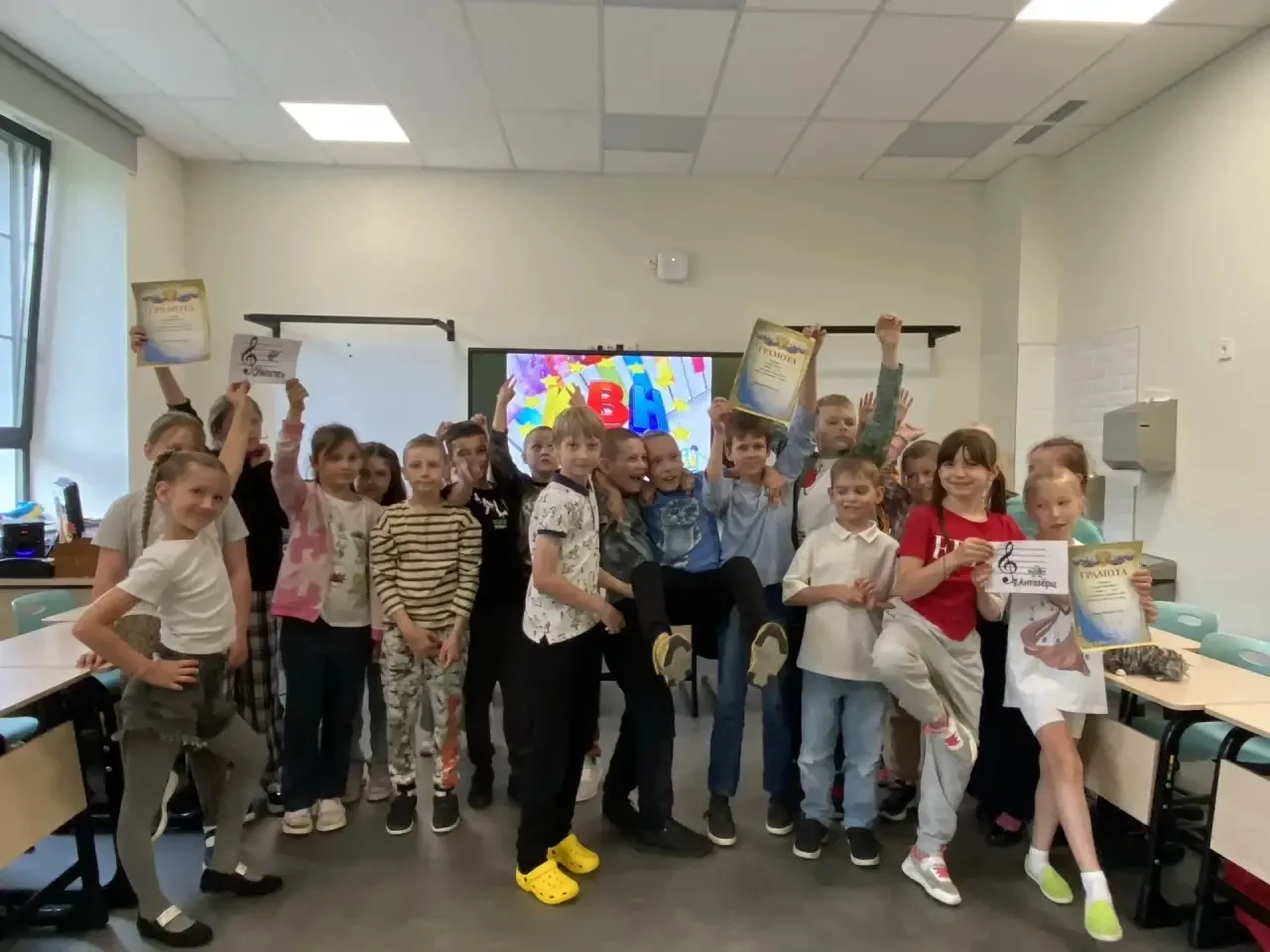 🎵🎶 В летнем клубе «Каникулы с пользой» прошёл музыкальный КВН!

Ребята отправились в увлекательное