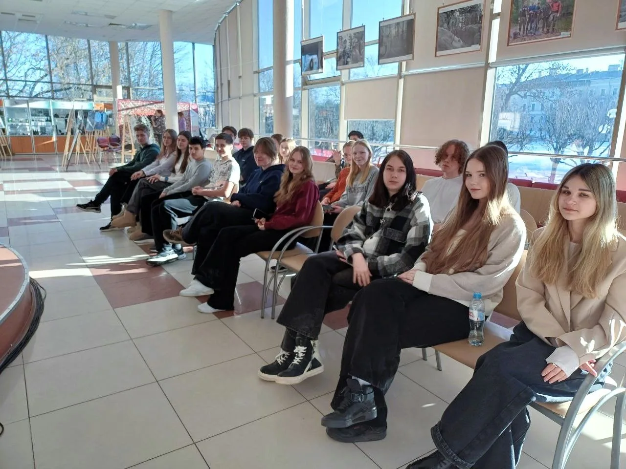 Волонтёрская миссия продолжается! 🌿🎓  Наши ребята посетили второе занятие в школе волонтёров «Шаг на